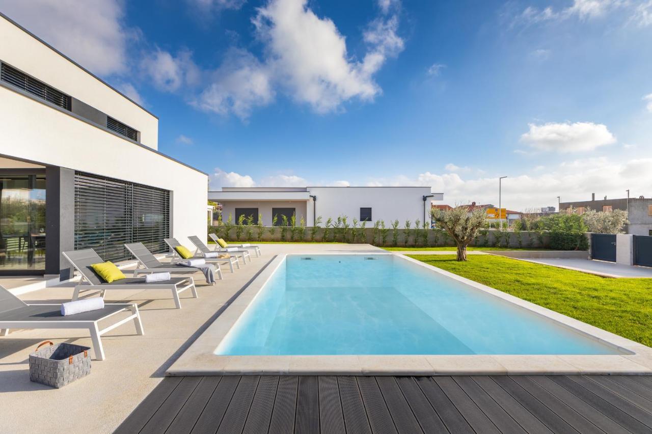 Amazing Private Villa With Outdoor Swimming Pool In Воднян Экстерьер фото